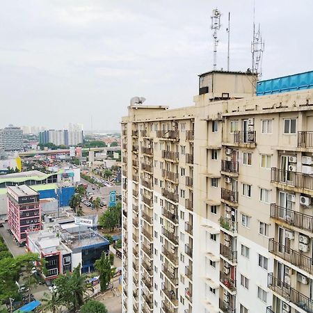 Amerta Room Apartemen Mutiara Powered By Cocotel Bekasi Exterior photo