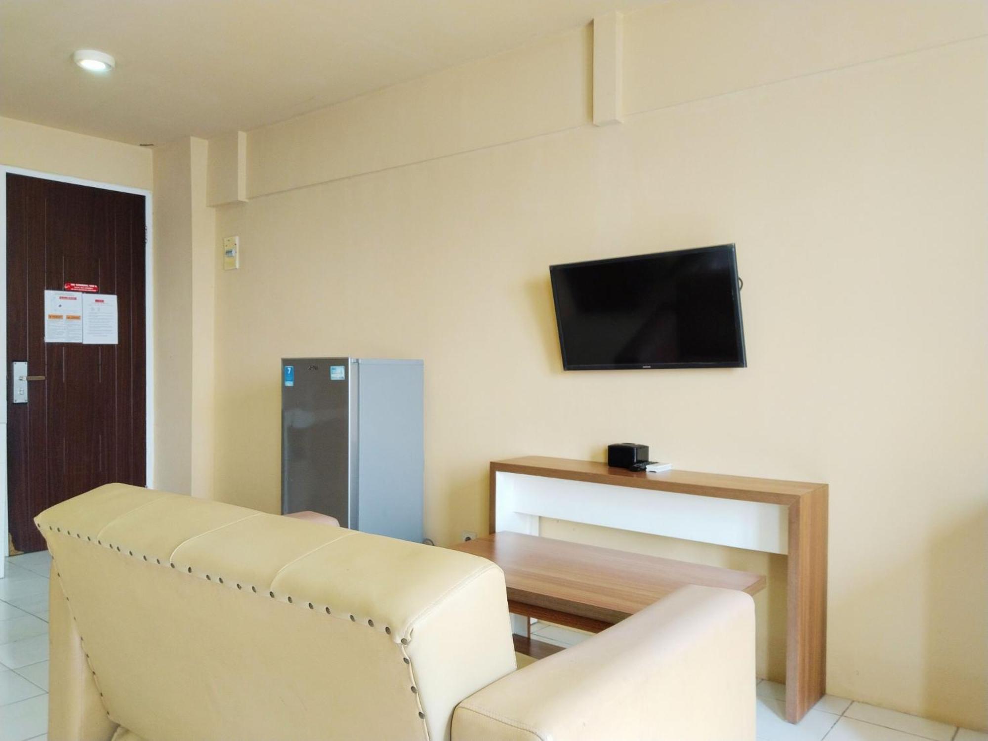 Amerta Room Apartemen Mutiara Powered By Cocotel Bekasi Exterior photo